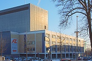 Ehemaliges Theater, Hindenburgstrasse 73, Blick von der Croonsallee. Geeignete Ersatzspielstätte auf Zeit mit geringerem Herrichtungsaufwand im Vergleich zur Halle im Nordpark. Ehemaliges Theater, Hindenburgstrasse 73, Blick von der Croonsallee. Geeignete Ersatzspielstätte auf Zeit mit geringerem Herrichtungsaufwand im Vergleich zur Halle im Nordpark.